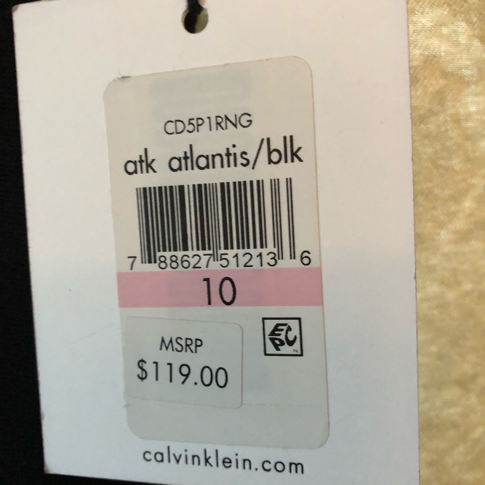 Calvin Klein - Picture 3 of 3